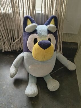 Bluey Talking And Singing Plush